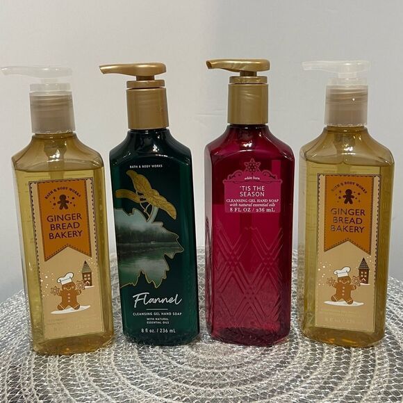 BBW Tis The Season, Flannel and 2 Gingerbread Bakery Gel Hand Soap set of 4 NWT - Picture 1 of 2